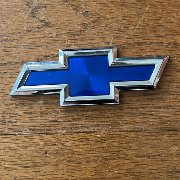 Chevy Blue Bowtie Emblem Genuine OEM - Picture 5 of 5